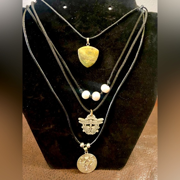 Black and Silver Tone Necklaces Collection with Bracelet with charms - Picture 2 of 15